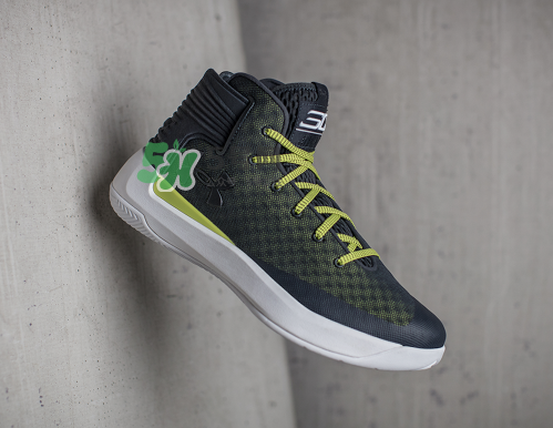 ua2017庫里亞洲行curry 3zero特別版配色多少錢？