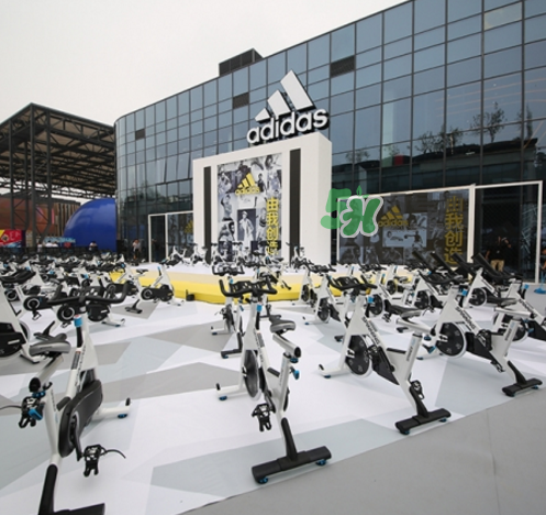 adidas阿迪達(dá)斯運動體驗迷你品牌中心是干什么的？