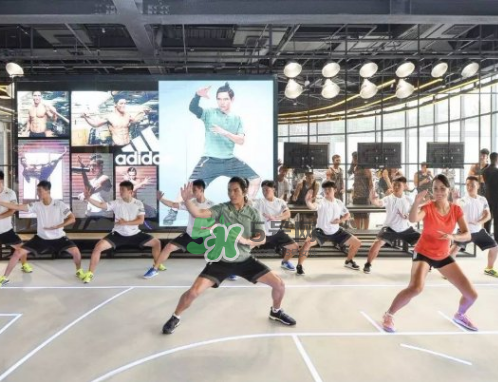 adidas阿迪達(dá)斯運動體驗迷你品牌中心是干什么的？