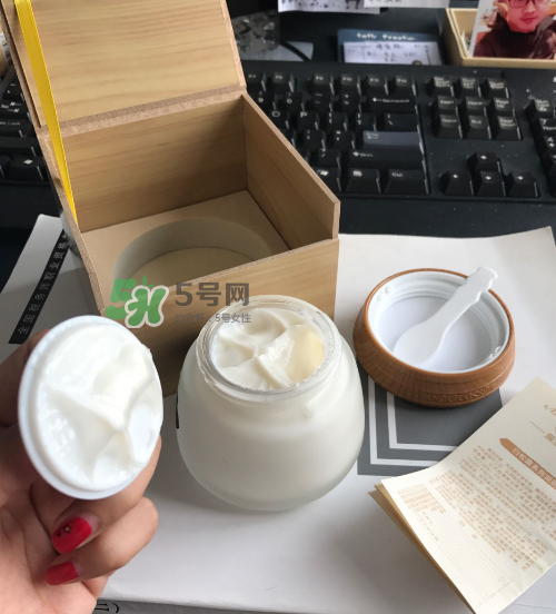 膜法世家白松露睡眠面膜怎么樣？膜法世家睡眠面膜好用嗎？