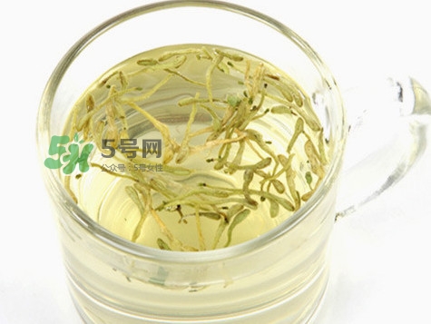 金銀花茶要怎樣泡才好喝？金銀花茶最佳泡茶水溫是多少