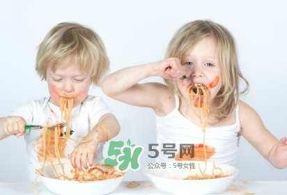 兒童多大可以吃鹽？兒童吃鹽的注意事項