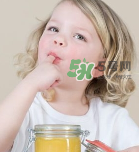 兒童多大可以吃鹽？兒童吃鹽的注意事項