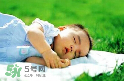 寶寶曬太陽(yáng)對(duì)眼睛好嗎？寶寶曬太陽(yáng)對(duì)眼睛的有影響嗎？