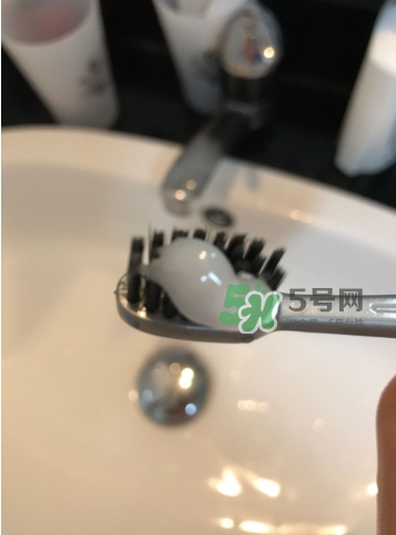 lg竹鹽牙膏怎么樣？lg竹鹽按壓牙膏怎么用？