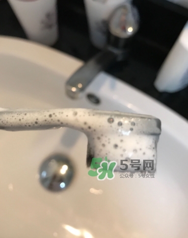 lg竹鹽牙膏怎么樣？lg竹鹽按壓牙膏怎么用？