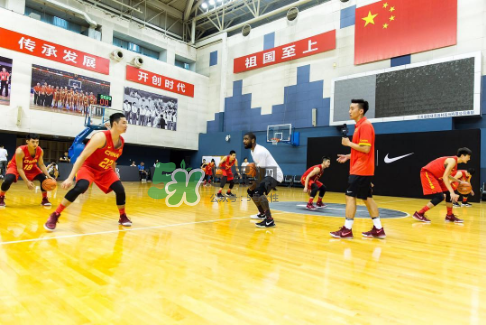 歐文同款黑白鴛鴦夜光kyrie 3怎么定制_在哪里買？