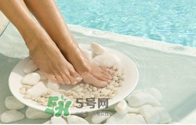 醋泡腳多長(zhǎng)時(shí)間最好？醋泡腳一次用多少合適