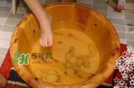 生姜泡腳怎么弄？生姜泡腳要去皮嗎