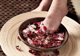 花椒水泡腳能治白發(fā)嗎？花椒水泡腳的禁忌