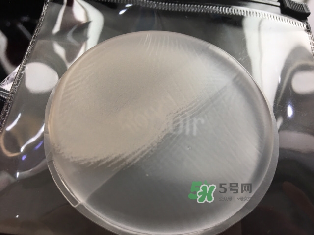硅膠粉撲可以用散粉嗎？硅膠粉撲可以用干粉嗎？