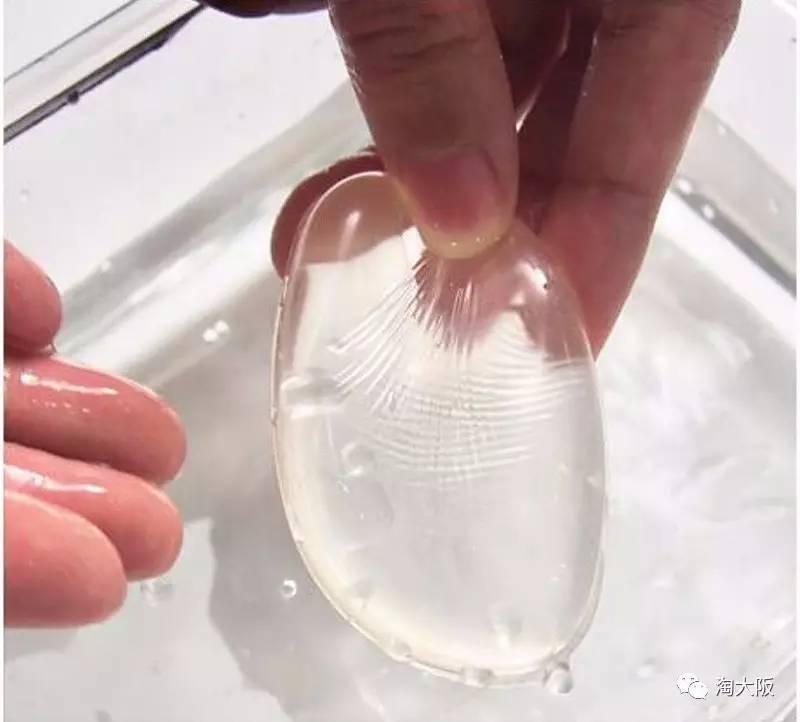 硅膠粉撲和氣墊粉撲哪個好用？硅膠粉撲和氣墊粉撲對比