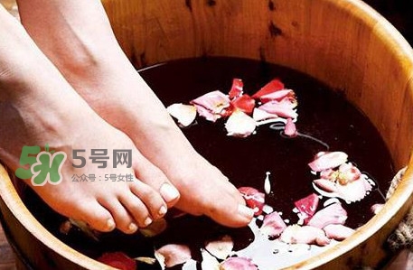 花椒水泡腳一次用多少花椒？花椒水泡腳多長(zhǎng)時(shí)間最佳
