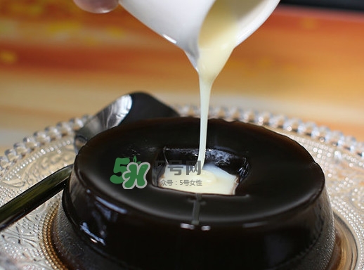 龜苓膏哪個牌子正宗？傳統(tǒng)的龜苓膏如何熬制