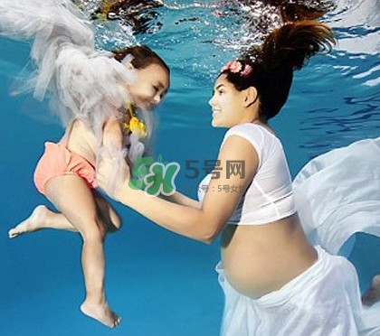 家里有寵物狗對(duì)孕婦好嗎？懷孕了家里有寵物要緊嗎？