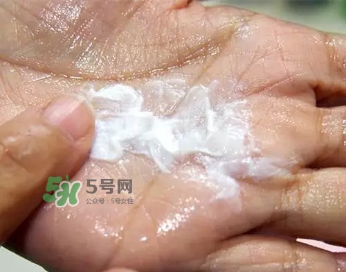 親潤(rùn)孕婦護(hù)膚品怎么樣？親潤(rùn)豆乳補(bǔ)水系列好用嗎？