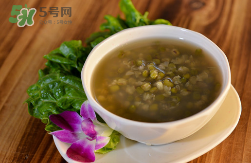 雞蛋和綠豆湯能一起吃嗎？綠豆湯可以和雞蛋一起吃嗎？