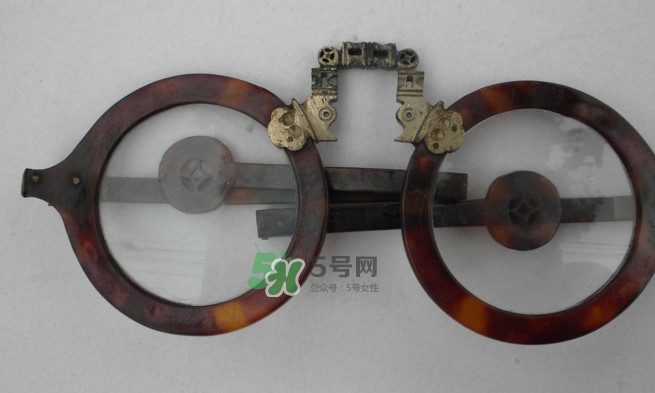 玳瑁眼鏡多少錢？玳瑁眼鏡如何選購(gòu)？