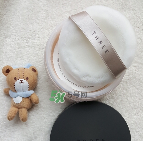 three散粉怎么樣？three自然植物透光散粉色號(hào)