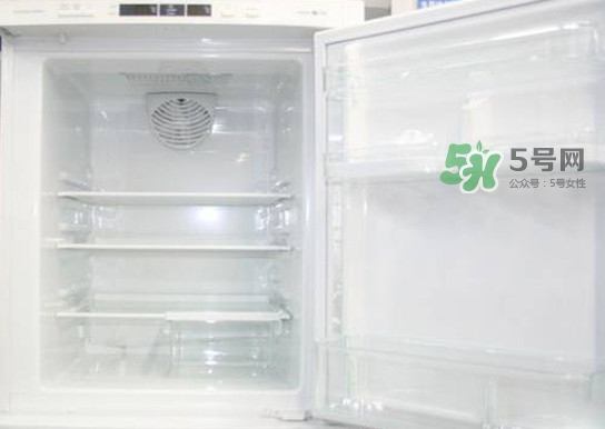 冰箱夏天溫度應(yīng)該調(diào)到幾檔？冰箱里面冰太多怎么辦
