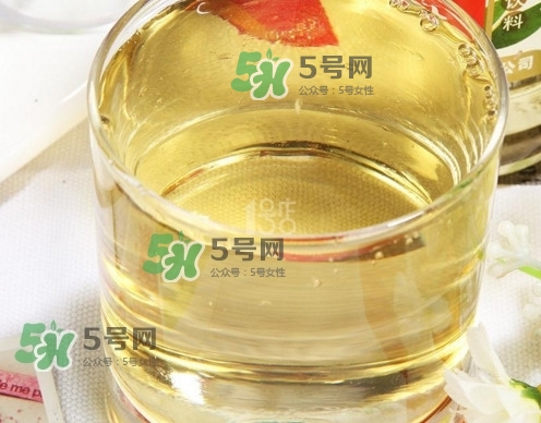 金銀花露可以當(dāng)飲料喝嗎？金銀花露喝多了會不會有害