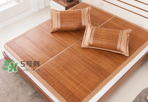 三伏天坐月子可以睡涼席嗎？夏天坐月子可以睡涼席嗎？