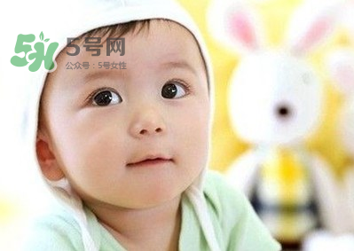 6個(gè)月寶寶不能喝水嗎？寶寶多大可以喝水呢？