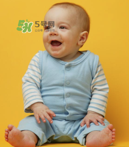 6個(gè)月寶寶不能喝水嗎？寶寶多大可以喝水呢？