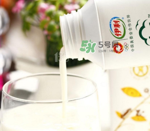  冠益乳和暢輕哪個好？冠益乳好還是暢輕好