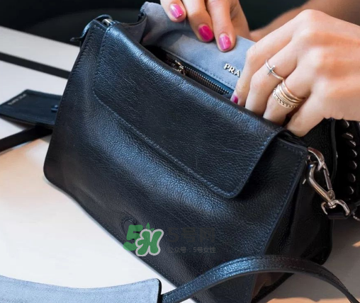 prada etiquette手袋尺寸多大？prada etiquette尺寸有幾種？