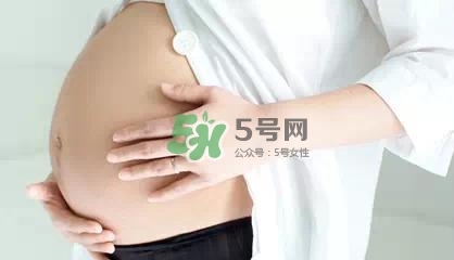孕期肚皮癢是怎么回事？妊娠紋癢怎么辦？