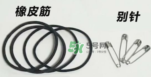 一字領(lǐng)怎么穿不會(huì)上滑？一字肩衣服老是往上滑怎么辦？