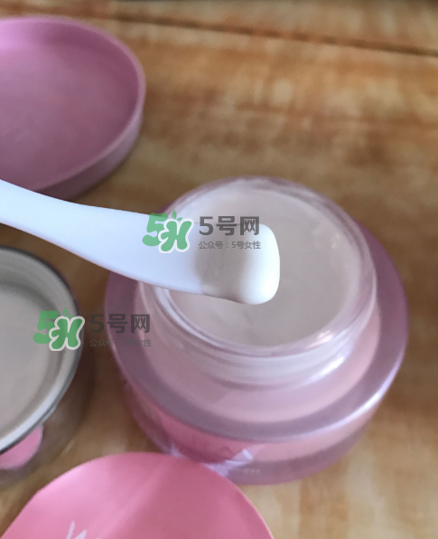 溫碧泉素顏霜好用嗎？溫碧泉素顏霜多少錢？