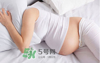 頭胎有妊娠線二胎沒有是因?yàn)閷殞毿詣e不一樣嗎？