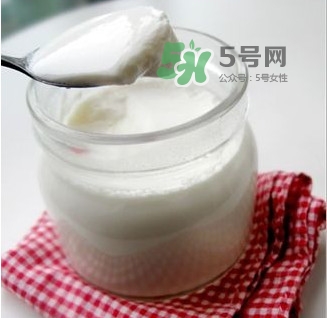 芭樂能和酸奶一起吃嗎？酸奶可以和芭樂一起吃嗎