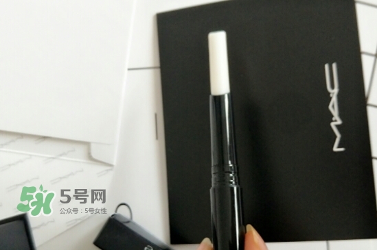 mac唇部打底膏怎么用？mac唇部打底使用方法
