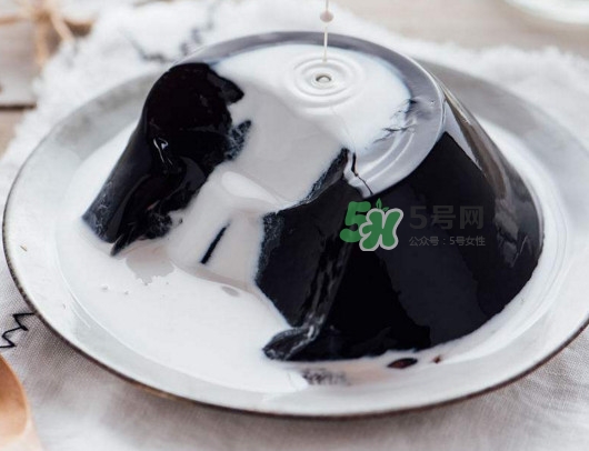 燒仙草里一般加什么？燒仙草為什么叫燒仙草