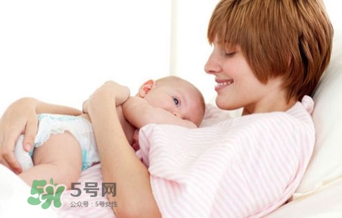 產(chǎn)后憂郁是這樣來的！這些話絕對(duì)別對(duì)新手媽媽說！