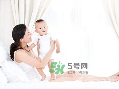產(chǎn)后憂郁是這樣來的！這些話絕對(duì)別對(duì)新手媽媽說！