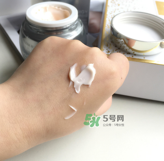 赫蓮娜至美溯顏菁華霜好用嗎？赫蓮娜至美溯顏菁華霜怎么樣？