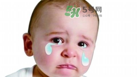 新手爸媽必看，七天教小嬰兒戒夜奶一覺到天亮