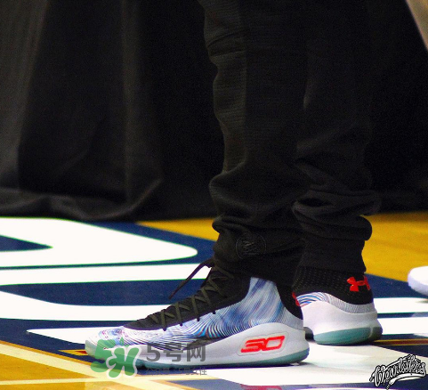 under armour curry 4庫里第四代戰(zhàn)靴中國配色怎么樣？