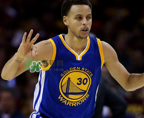 under armour curry 4庫里第四代戰(zhàn)靴中國配色怎么樣？