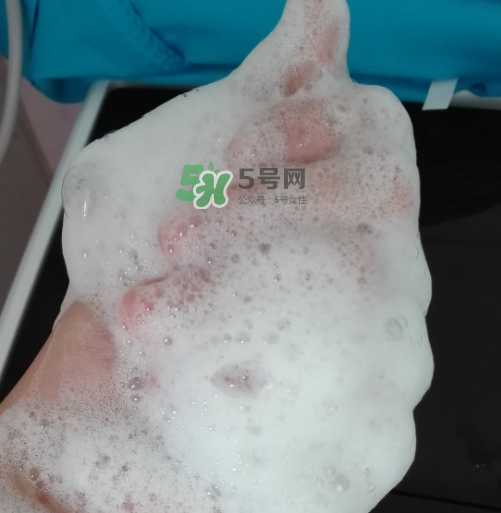 佐薇洗面奶怎么樣？佐薇潔面乳好用嗎？