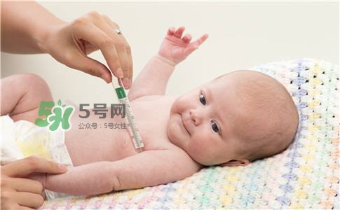 新手爸媽必看，七天教小嬰兒戒夜奶一覺到天亮