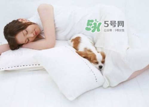 做夢是睡眠好還是不好？做夢是不是都是相反的