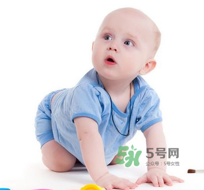 立秋后寶寶要穿什么衣服？立秋后寶寶要穿襪子嗎？