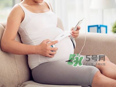 音樂胎教是媽媽聽還是放在肚子上？胎教音樂有哪些？