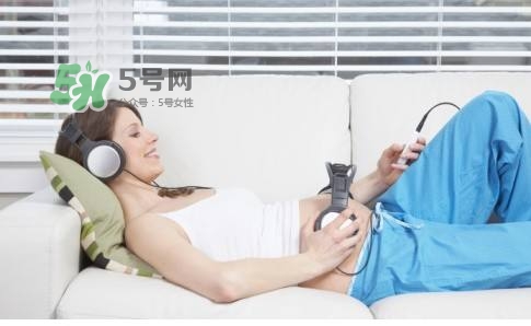 胎教可以聽(tīng)流行歌曲嗎？如何判斷寶寶喜歡什么類型的胎教音樂(lè)