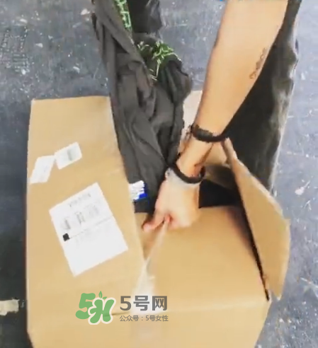 off white awge演唱會限定長袖t怎么買_在哪買？